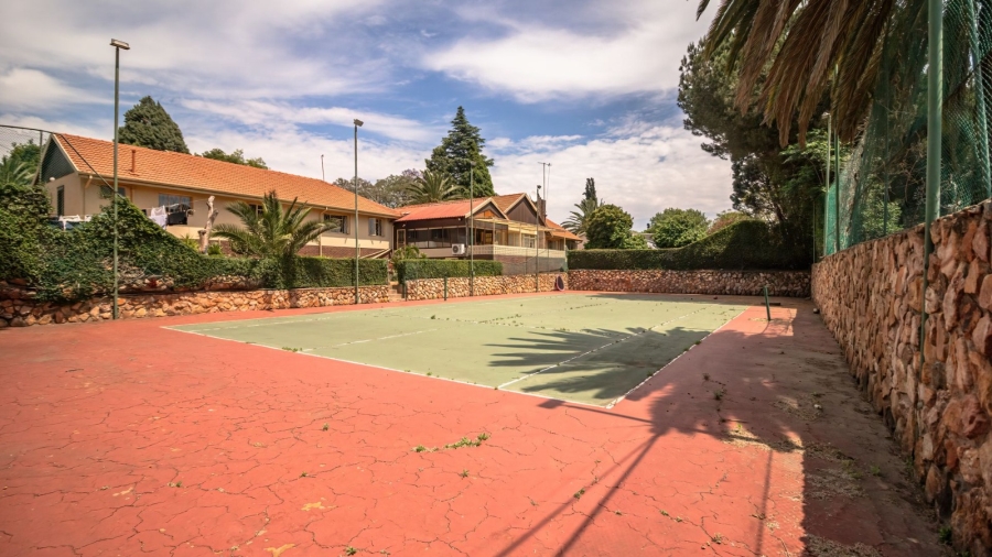 4 Bedroom Property for Sale in Mondeor Gauteng