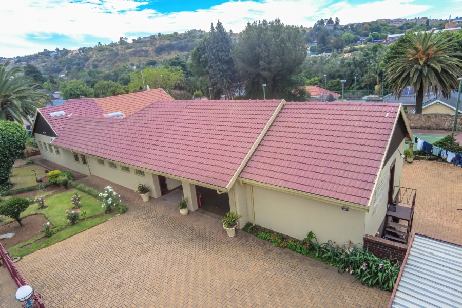 4 Bedroom Property for Sale in Mondeor Gauteng