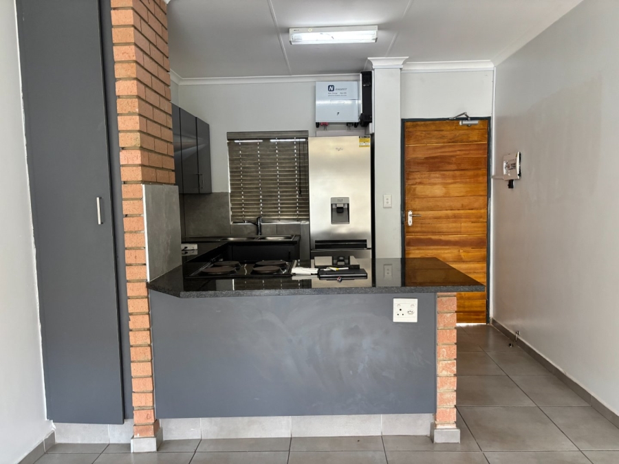 2 Bedroom Property for Sale in Vorna Valley Gauteng