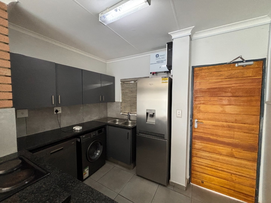 2 Bedroom Property for Sale in Vorna Valley Gauteng