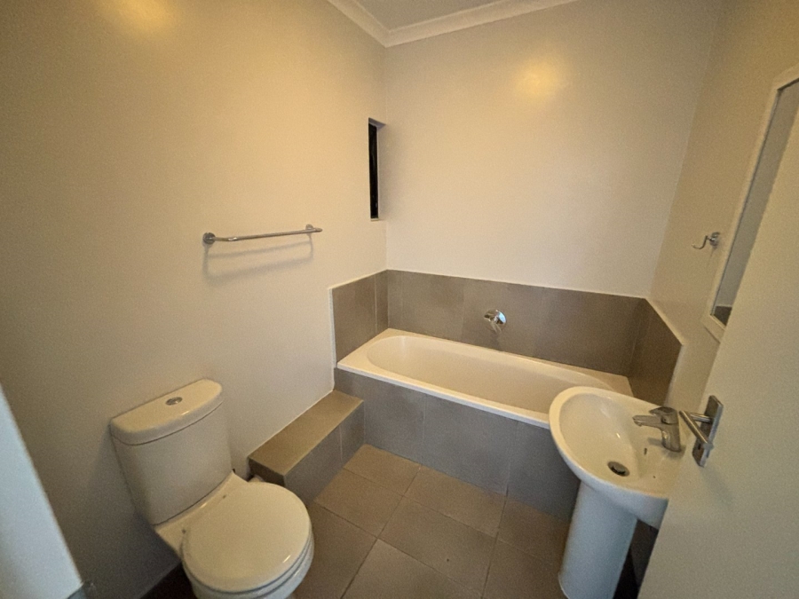 2 Bedroom Property for Sale in Vorna Valley Gauteng