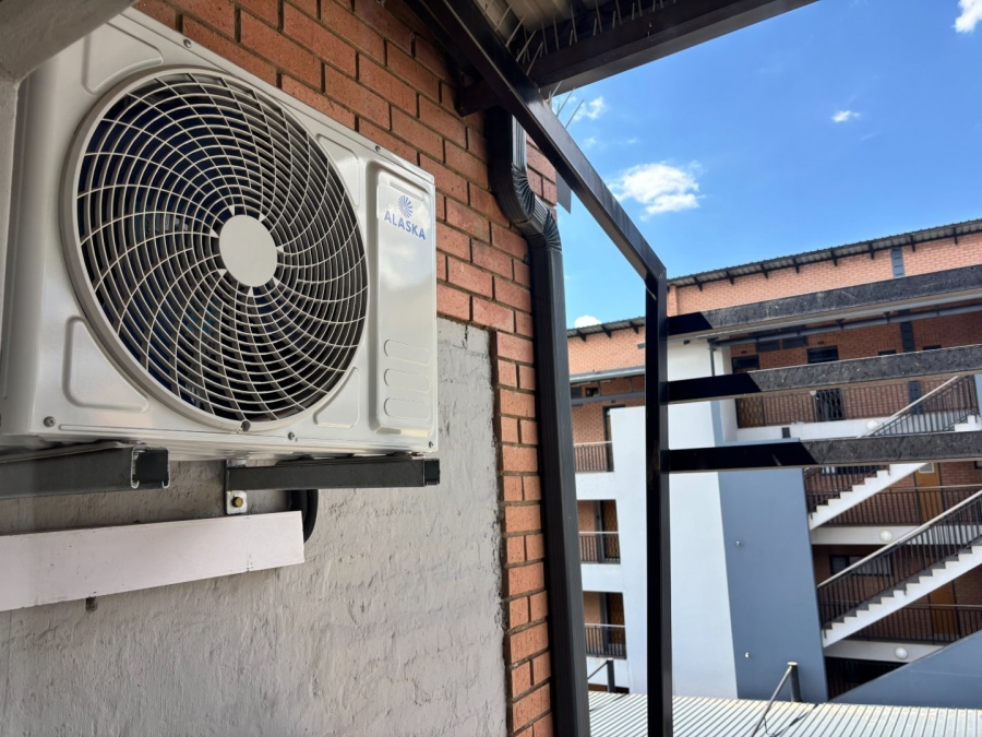 2 Bedroom Property for Sale in Vorna Valley Gauteng
