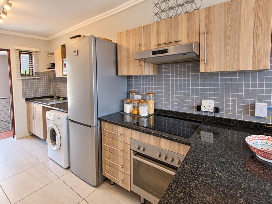 2 Bedroom Property for Sale in Sebenza Gauteng