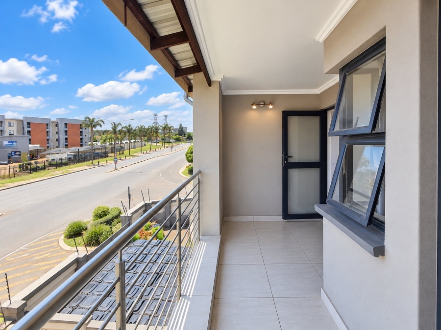 2 Bedroom Property for Sale in Sebenza Gauteng
