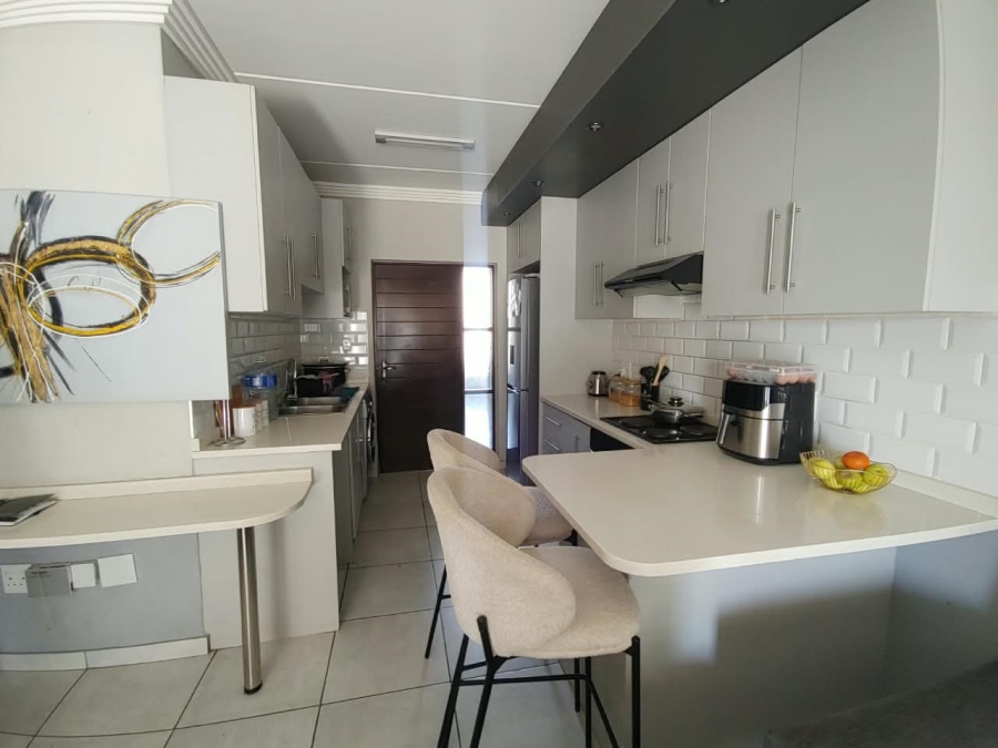 To Let 2 Bedroom Property for Rent in Klipfontein Gauteng