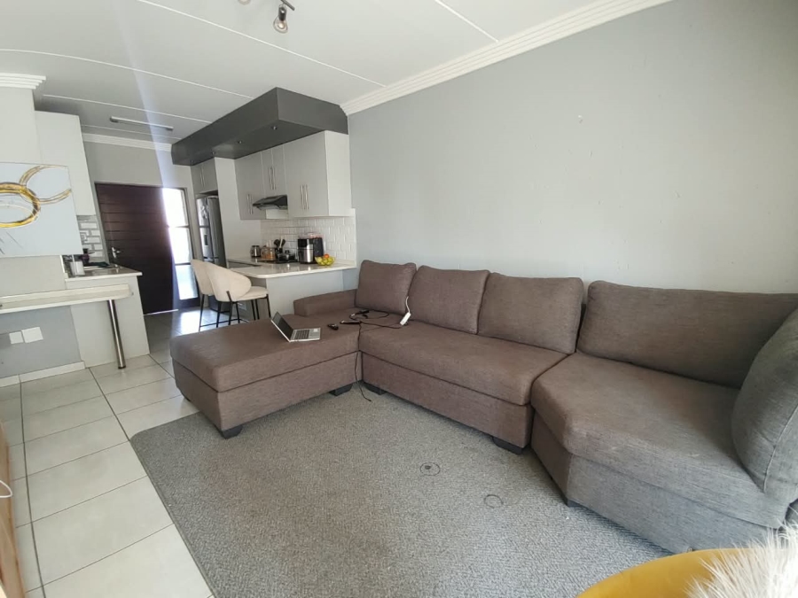 To Let 2 Bedroom Property for Rent in Klipfontein Gauteng