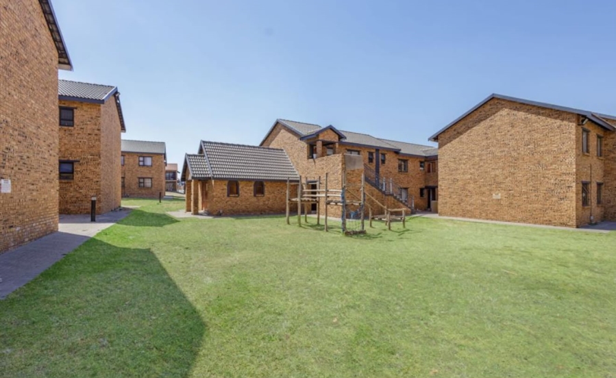 To Let 2 Bedroom Property for Rent in Witfield Gauteng