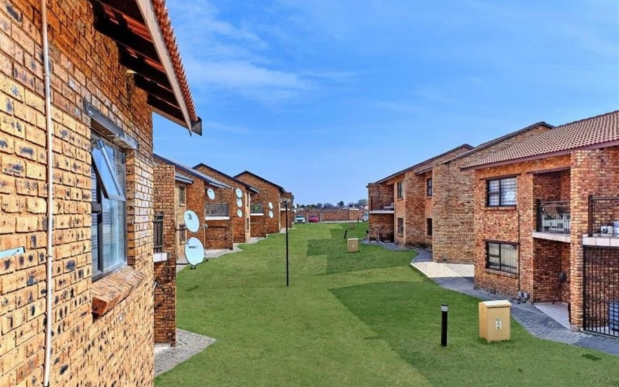 To Let 2 Bedroom Property for Rent in Witfield Gauteng