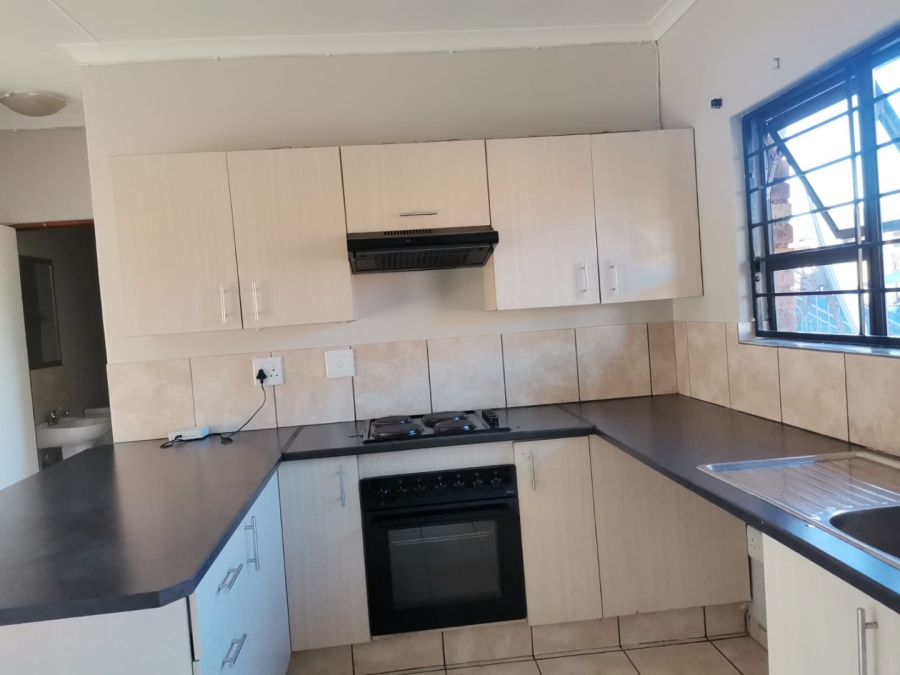 To Let 2 Bedroom Property for Rent in Witfield Gauteng