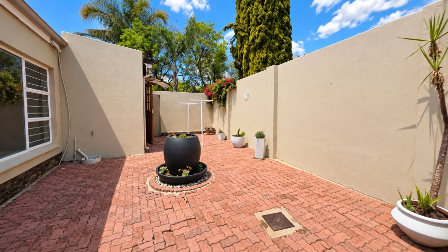3 Bedroom Property for Sale in Lonehill Gauteng