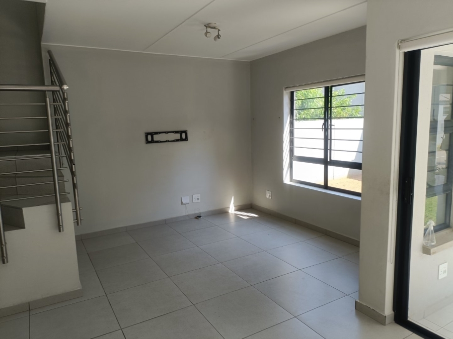 To Let 3 Bedroom Property for Rent in Broadacres Gauteng