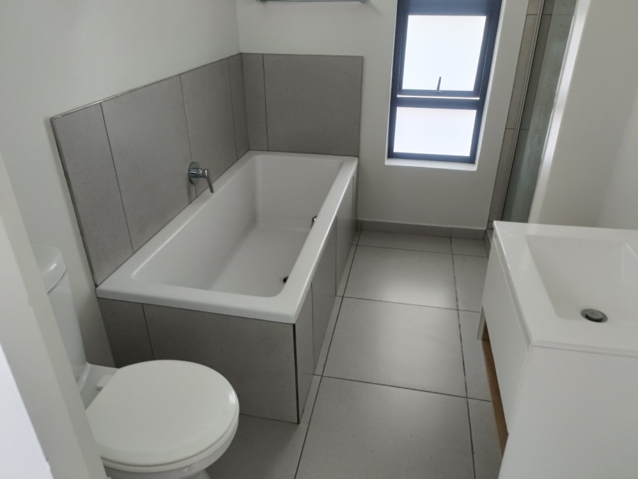 To Let 3 Bedroom Property for Rent in Broadacres Gauteng