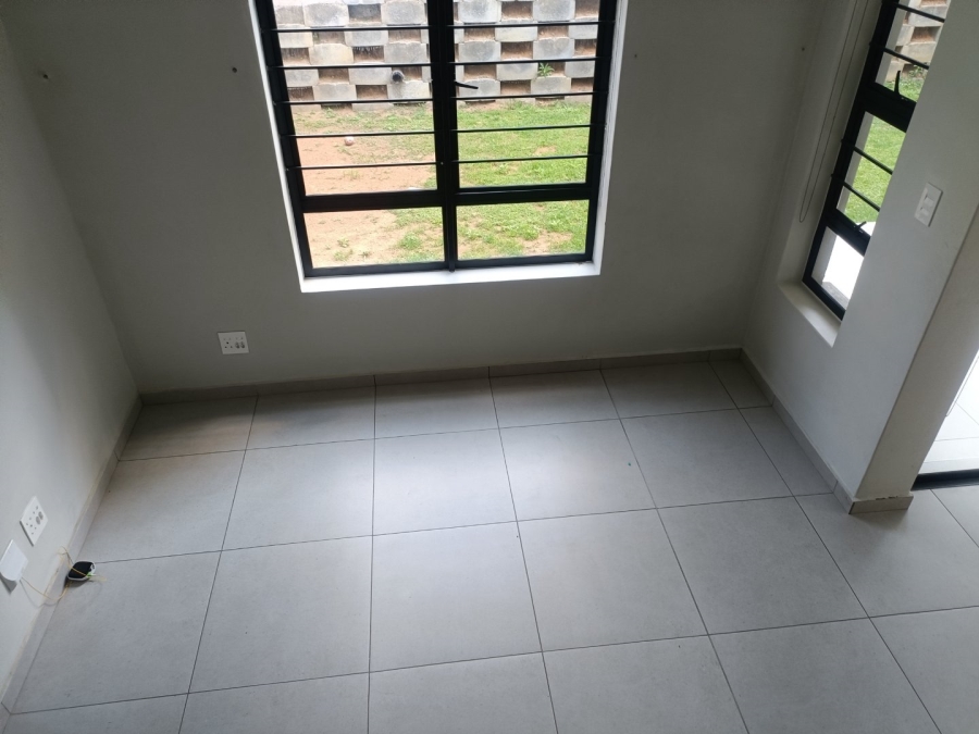 To Let 3 Bedroom Property for Rent in Broadacres Gauteng