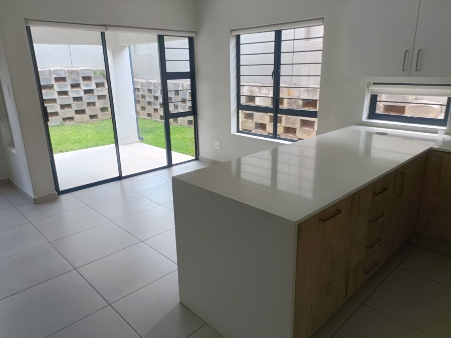 To Let 3 Bedroom Property for Rent in Broadacres Gauteng