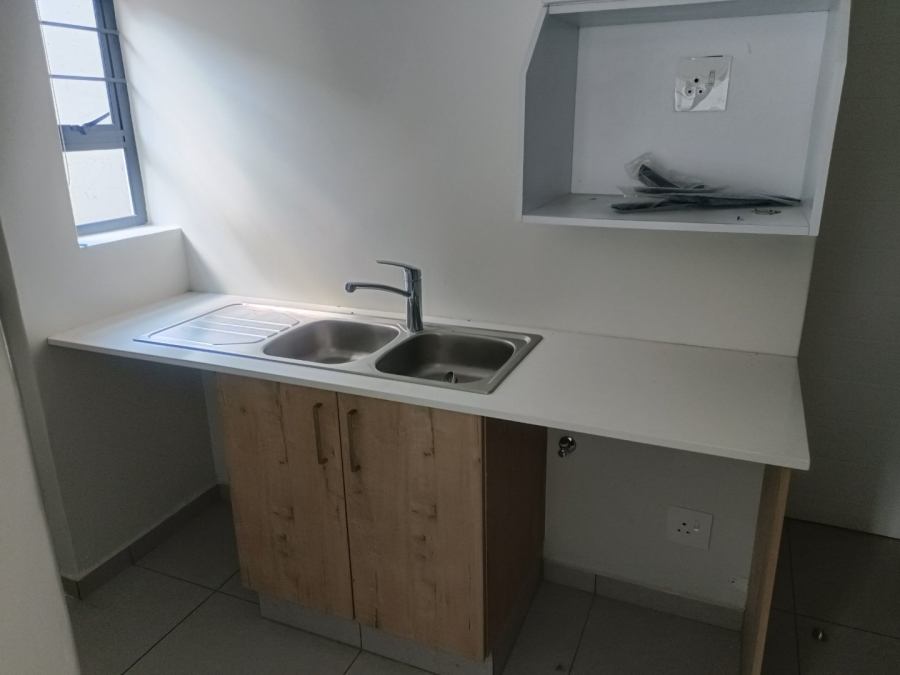 To Let 3 Bedroom Property for Rent in Broadacres Gauteng