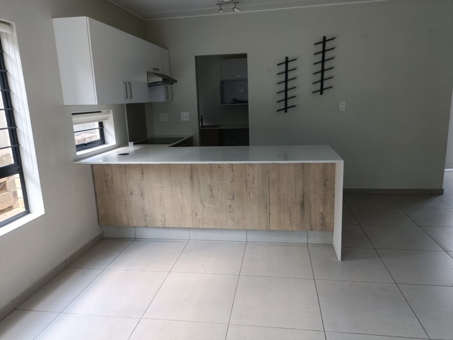 To Let 3 Bedroom Property for Rent in Broadacres Gauteng