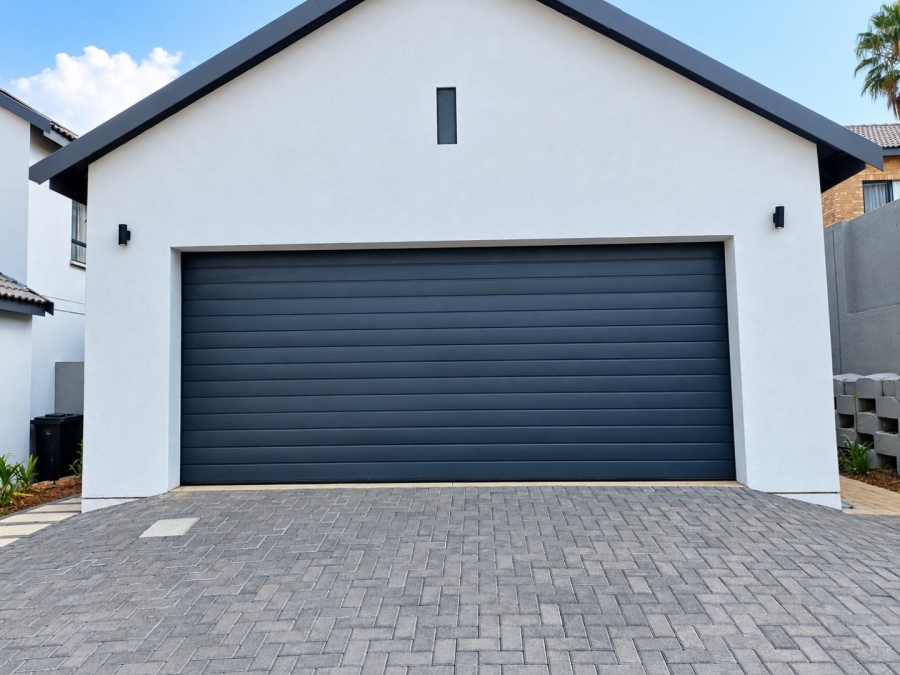 To Let 3 Bedroom Property for Rent in Broadacres Gauteng