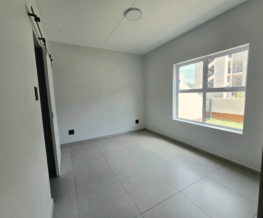 To Let 2 Bedroom Property for Rent in Magaliessig Gauteng