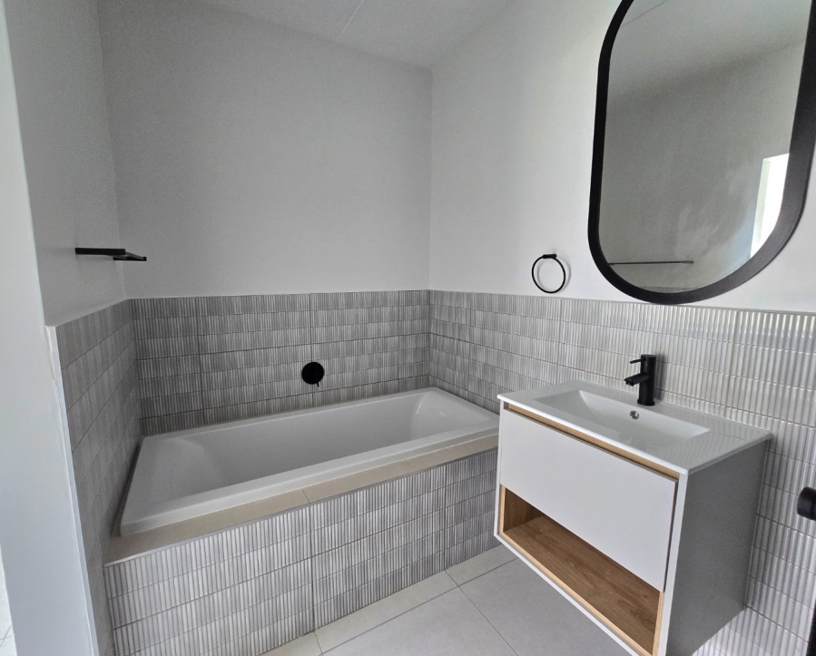 To Let 2 Bedroom Property for Rent in Magaliessig Gauteng