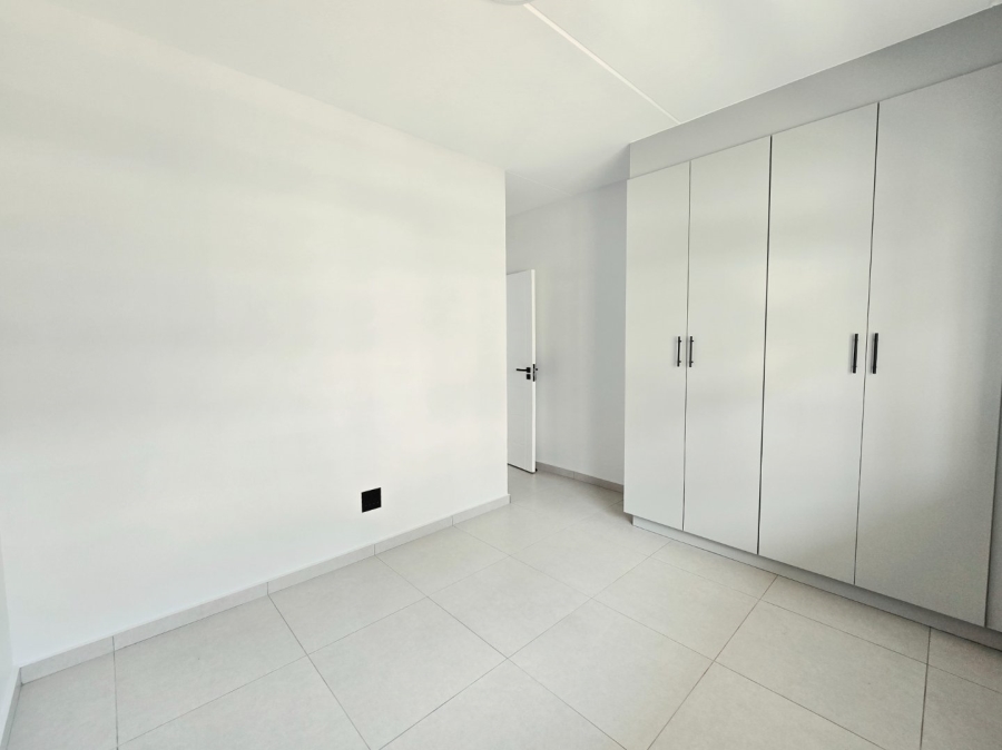 To Let 2 Bedroom Property for Rent in Magaliessig Gauteng