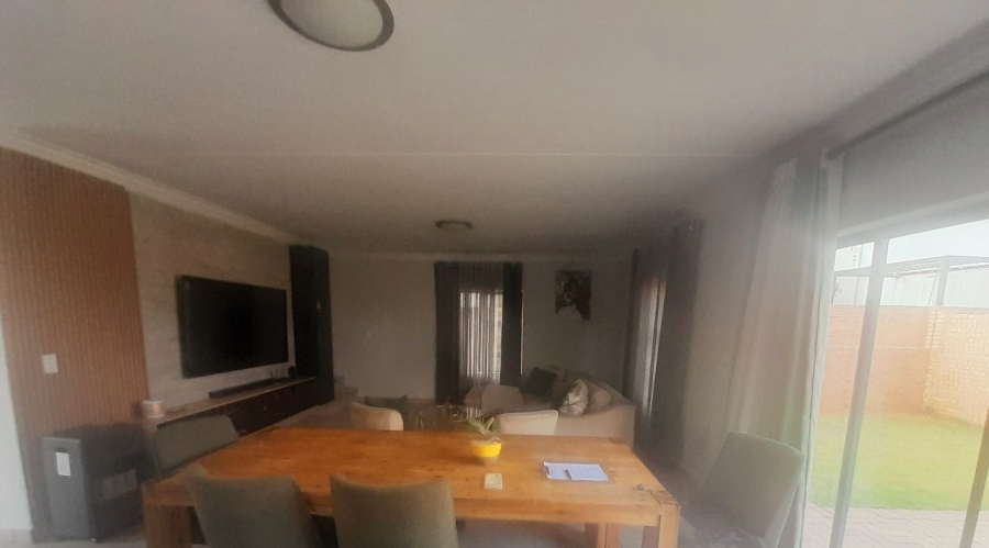 3 Bedroom Property for Sale in Thatchfield Ridge Gauteng