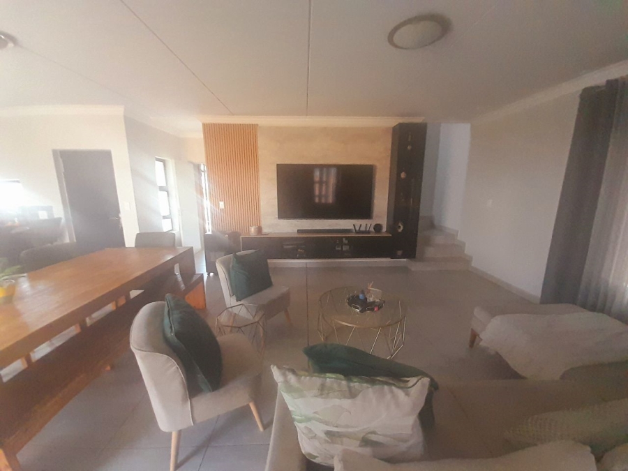 3 Bedroom Property for Sale in Thatchfield Ridge Gauteng