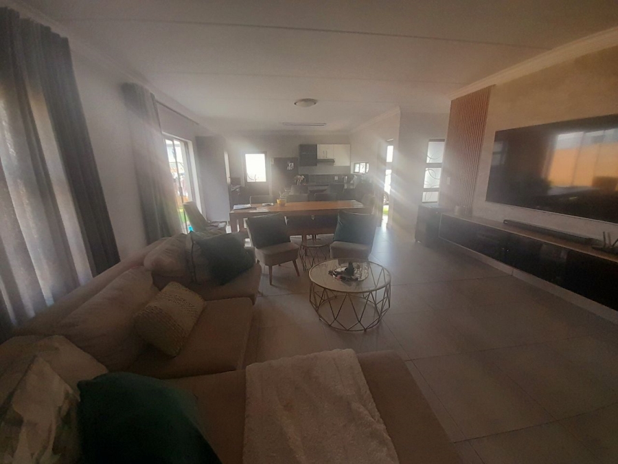 3 Bedroom Property for Sale in Thatchfield Ridge Gauteng