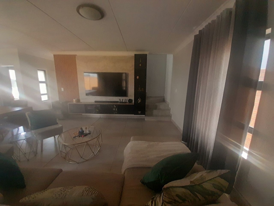 3 Bedroom Property for Sale in Thatchfield Ridge Gauteng