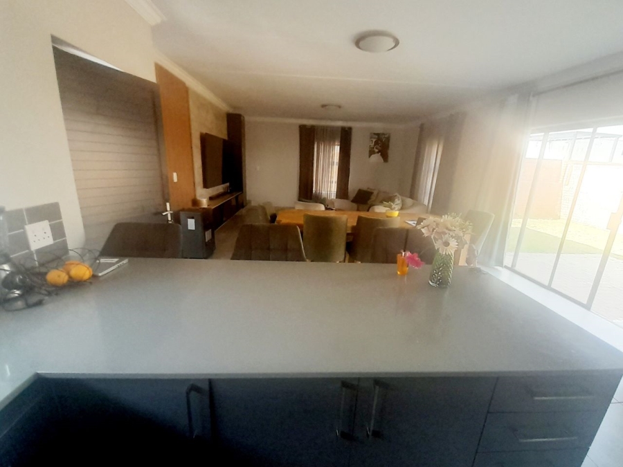 3 Bedroom Property for Sale in Thatchfield Ridge Gauteng