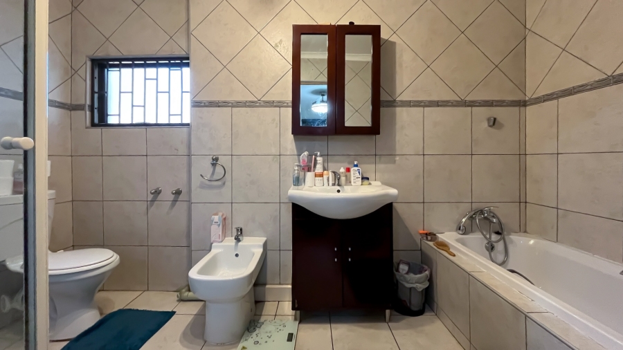 4 Bedroom Property for Sale in Highway Gardens Gauteng