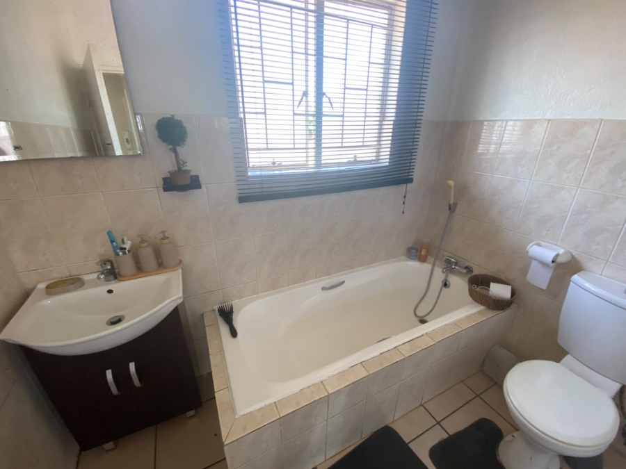 2 Bedroom Property for Sale in Highveld Gauteng