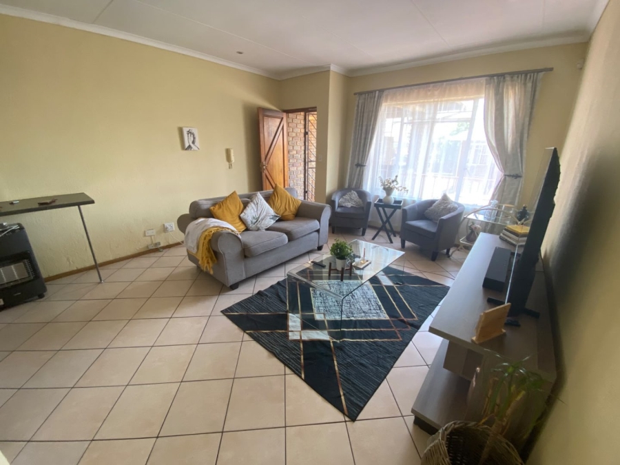 2 Bedroom Property for Sale in Highveld Gauteng