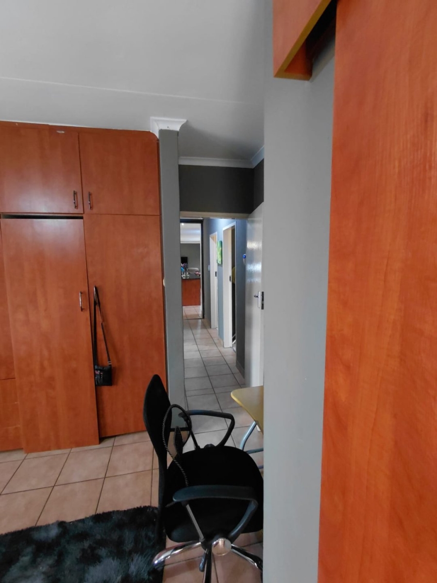 4 Bedroom Property for Sale in The Orchards Gauteng