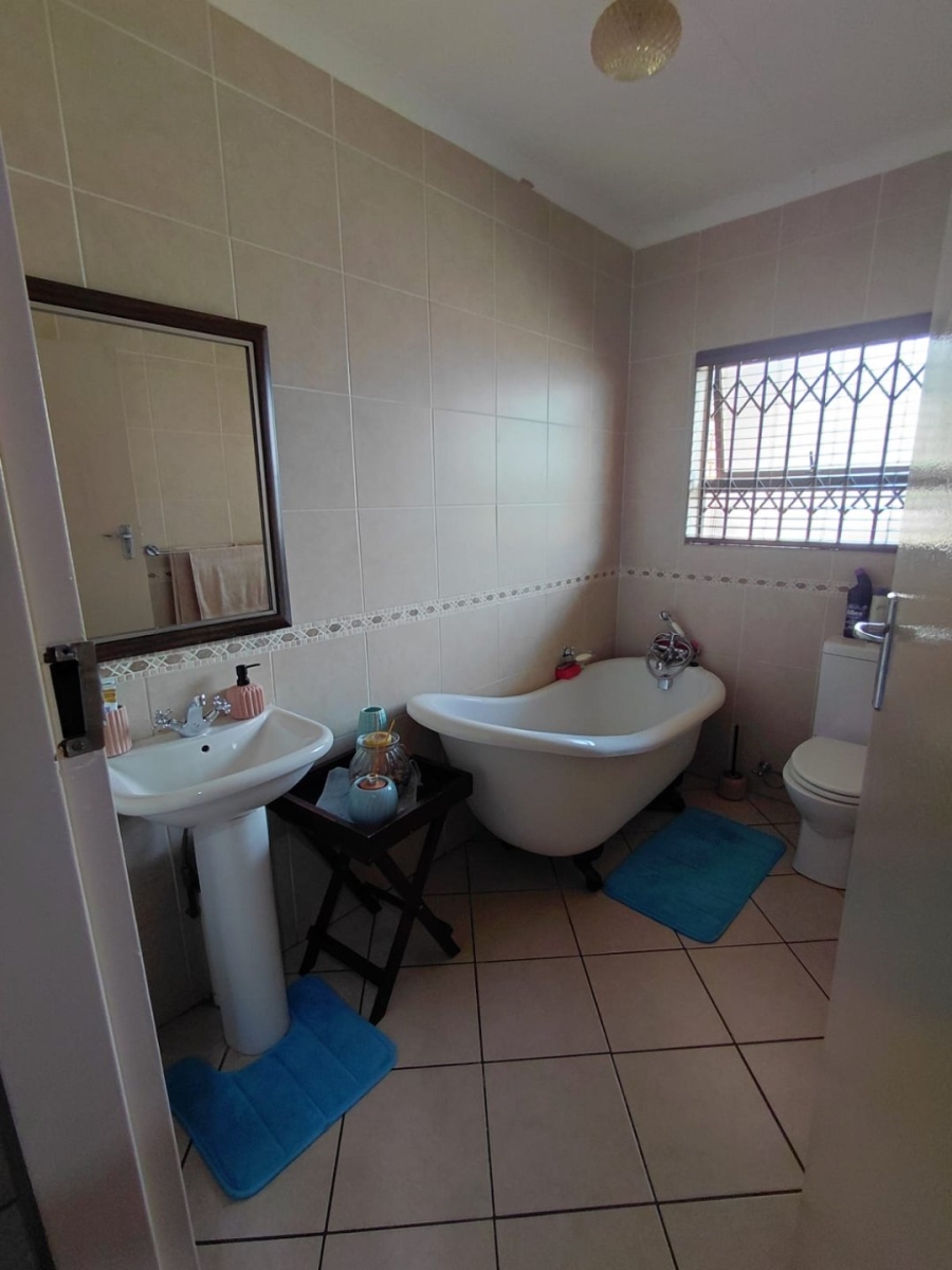 4 Bedroom Property for Sale in The Orchards Gauteng