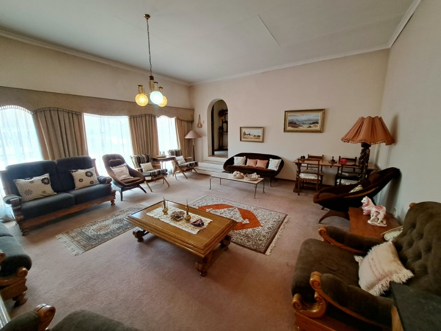 5 Bedroom Property for Sale in Visagie Park Gauteng