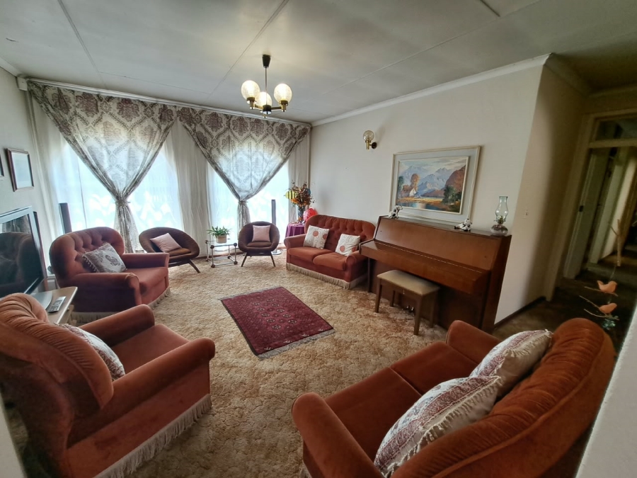 5 Bedroom Property for Sale in Visagie Park Gauteng