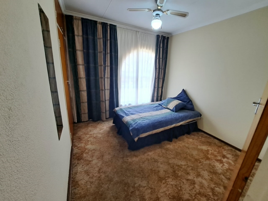 5 Bedroom Property for Sale in Visagie Park Gauteng