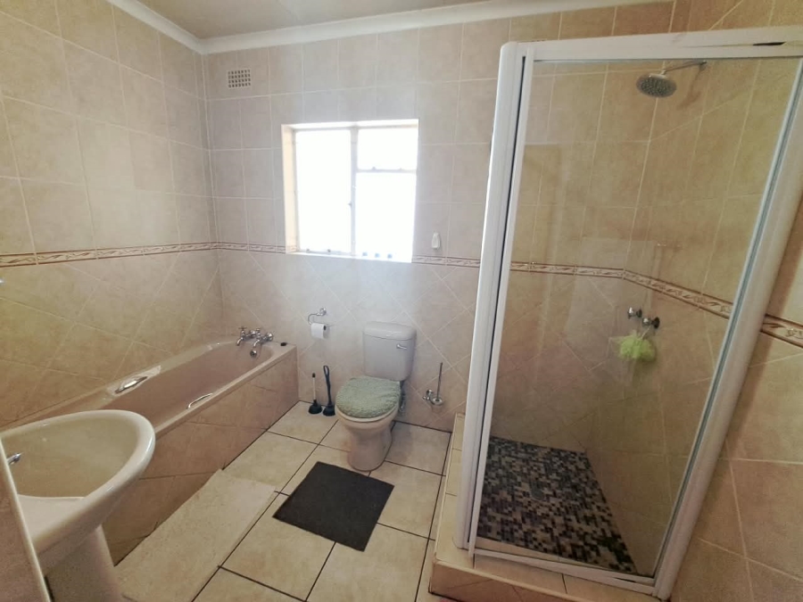 5 Bedroom Property for Sale in Visagie Park Gauteng