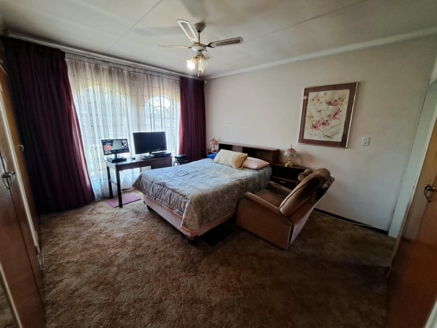 5 Bedroom Property for Sale in Visagie Park Gauteng