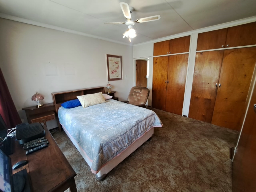 5 Bedroom Property for Sale in Visagie Park Gauteng