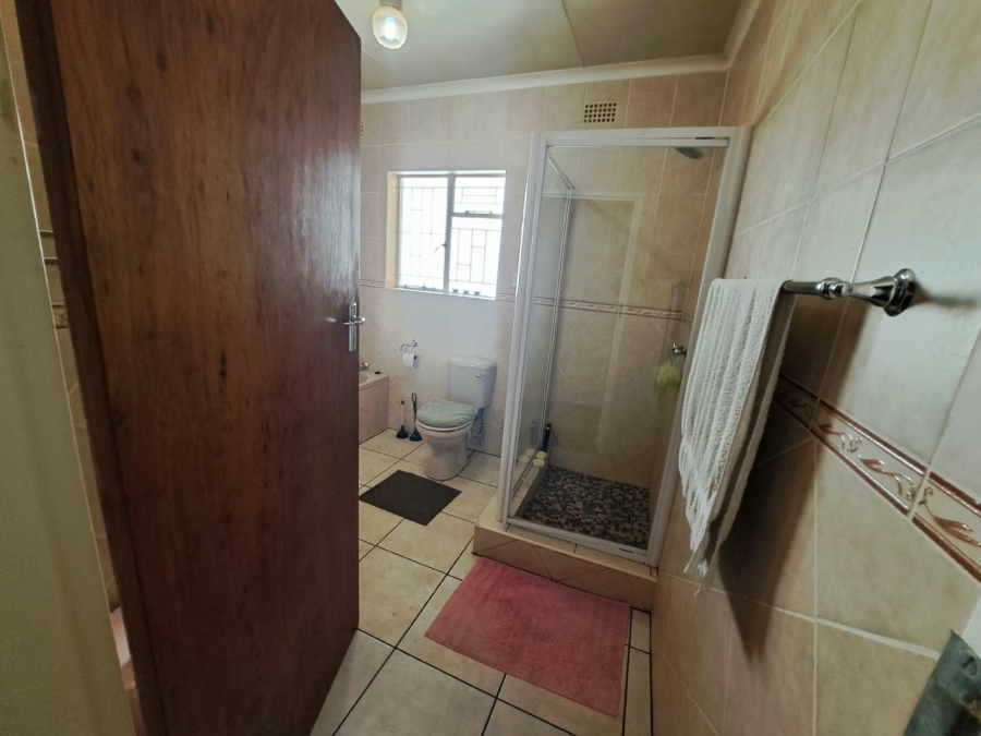 5 Bedroom Property for Sale in Visagie Park Gauteng