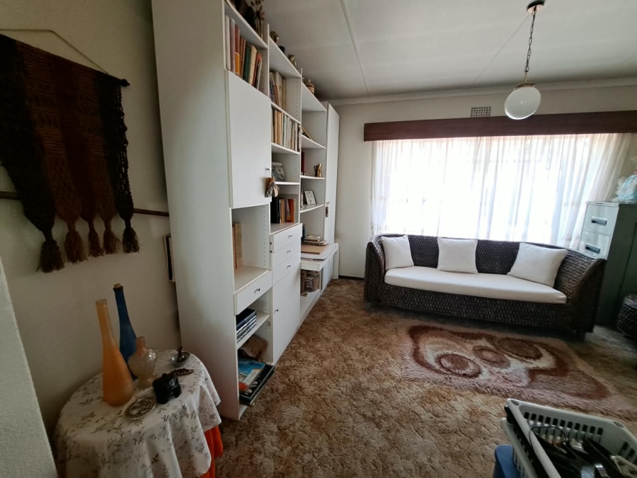 5 Bedroom Property for Sale in Visagie Park Gauteng