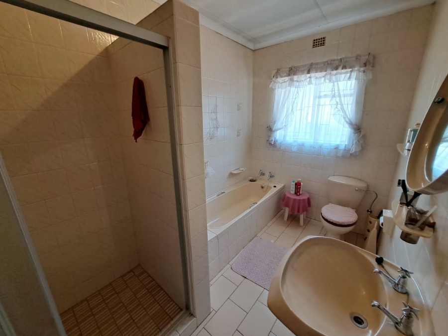 5 Bedroom Property for Sale in Visagie Park Gauteng