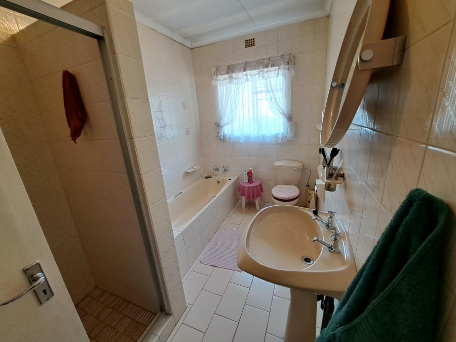 5 Bedroom Property for Sale in Visagie Park Gauteng