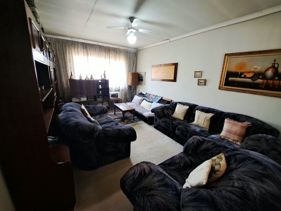 5 Bedroom Property for Sale in Visagie Park Gauteng