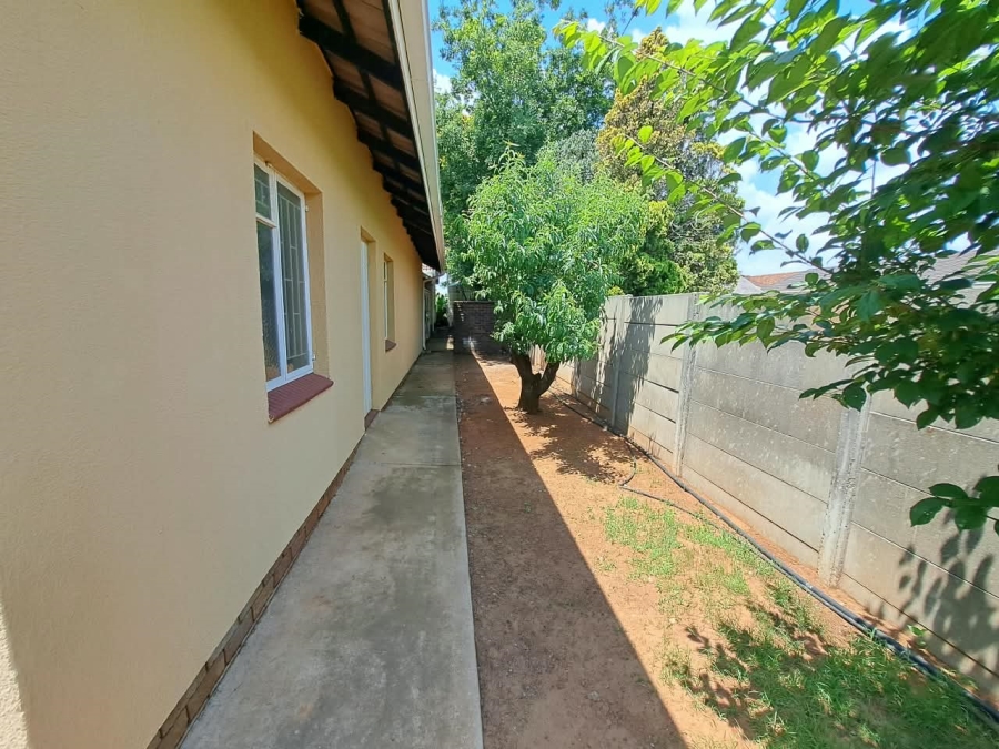 5 Bedroom Property for Sale in Visagie Park Gauteng