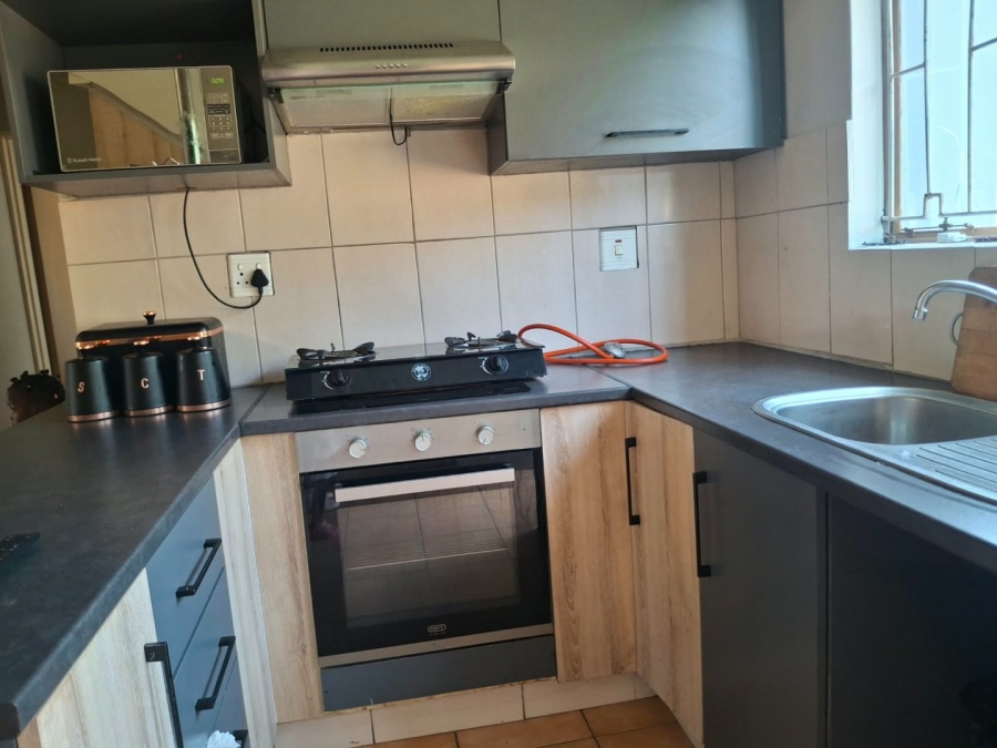 2 Bedroom Property for Sale in Crystal Park Gauteng