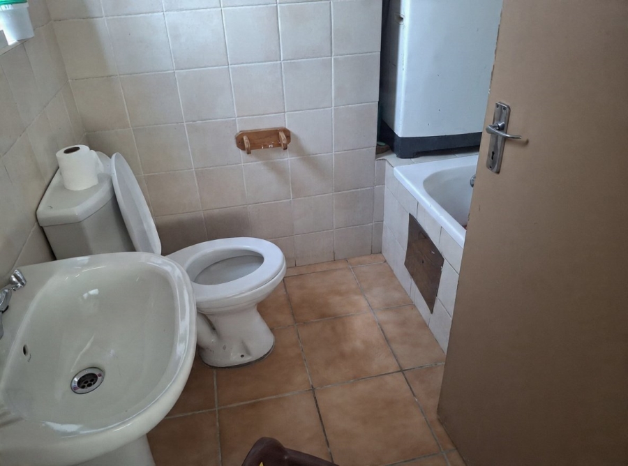 2 Bedroom Property for Sale in Crystal Park Gauteng