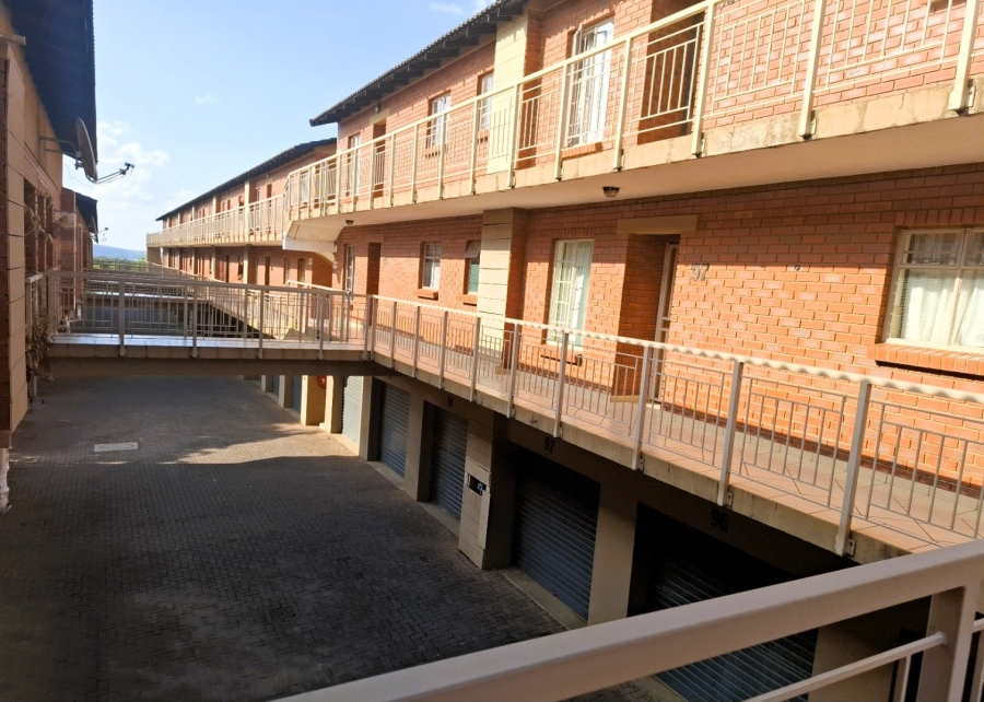 To Let 2 Bedroom Property for Rent in Equestria Gauteng