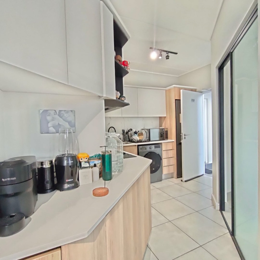 To Let 1 Bedroom Property for Rent in Waterfall Heights Gauteng